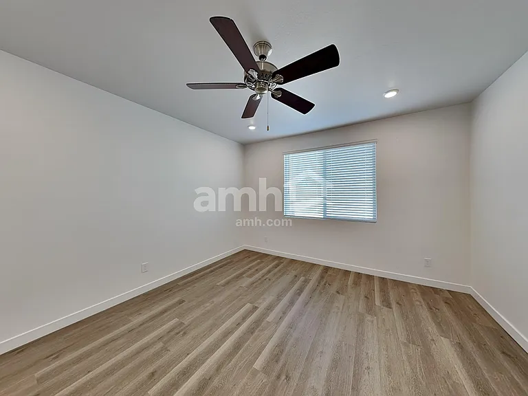20177 W Thomas Rd #421 — Photo 10