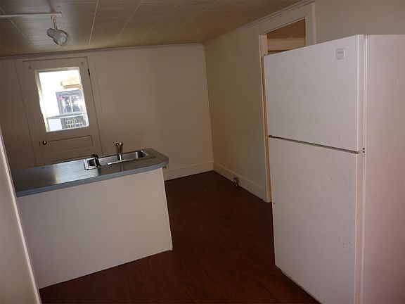2nd image of 108 Fayette St