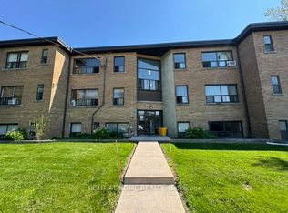 1 Wandle Ave #1, Toronto, ON M3M 2L1