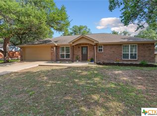 5 Beachcomber Dr, Morgans Pt Resort, TX 76513