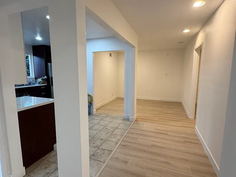 528 N Placentia Ave — Photo 9