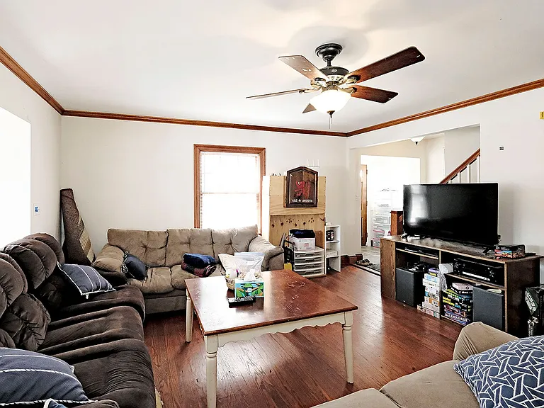2614 Jefferson Park Ave — Photo 4