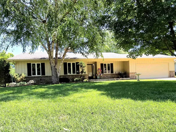 2108 Mound St, Winfield, KS 67156