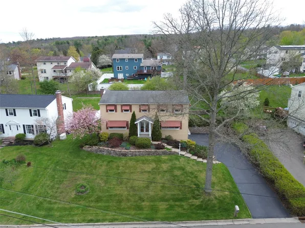 37 Elmwood Dr, Apalachin, NY 13732