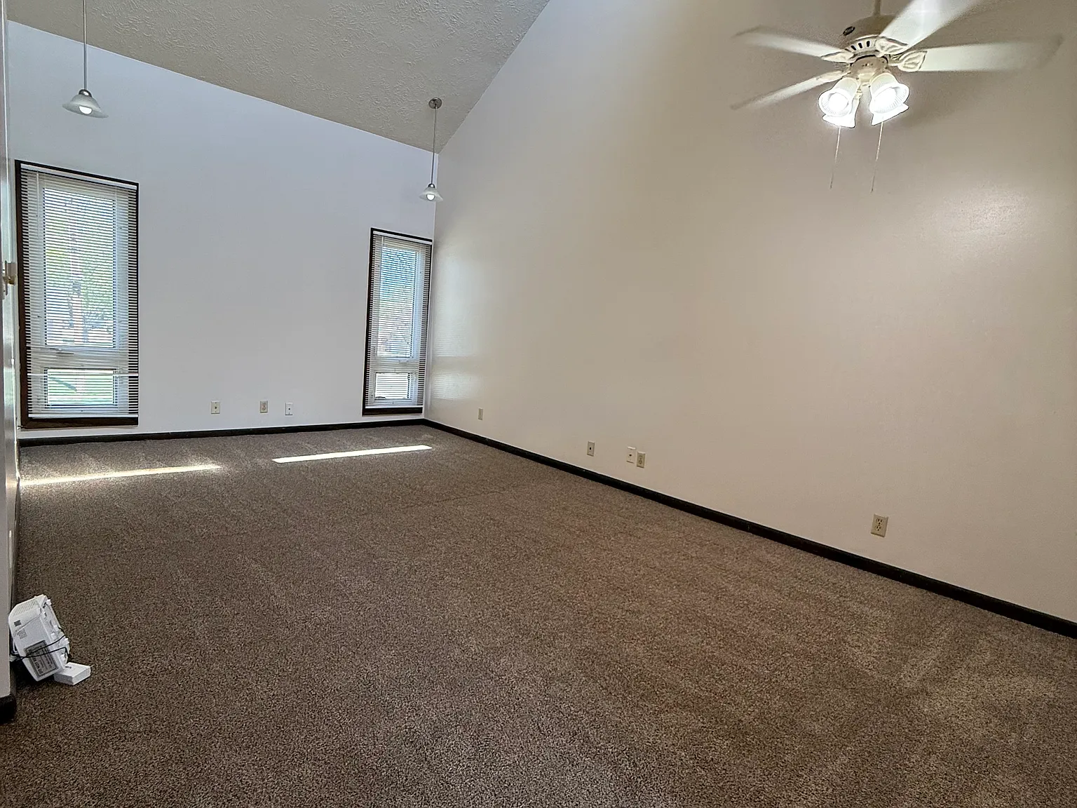 2 bed, 854 sqft, $895 — Photo 3