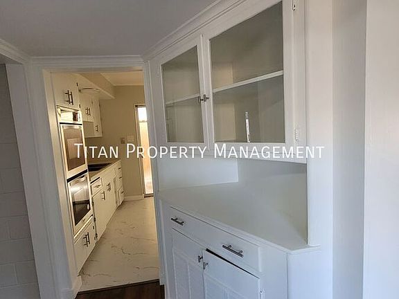 5th image of 4915 Cabrillo Way