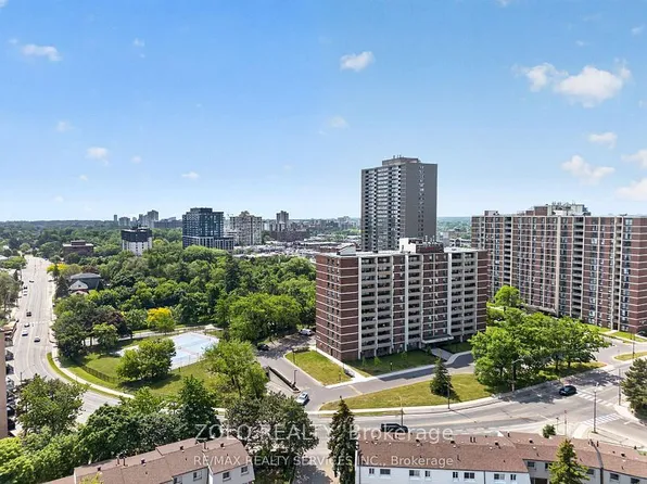 3120 Kirwin Ave #1102, Mississauga, ON L5A 3R2
