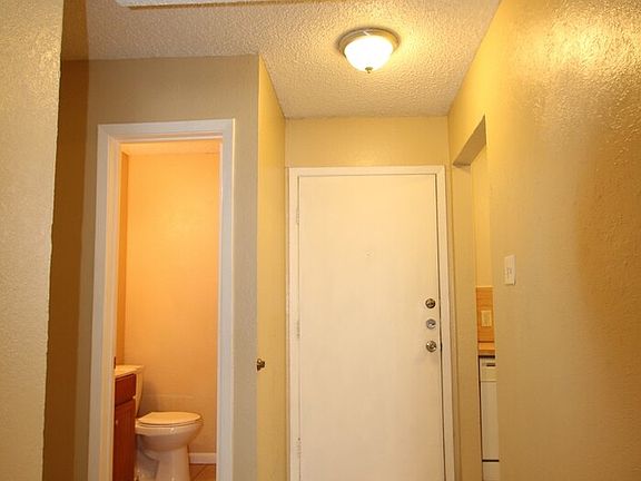 3rd image of 3828 Coates Cir