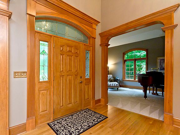 3rd image of 2148 Woodlands Pl