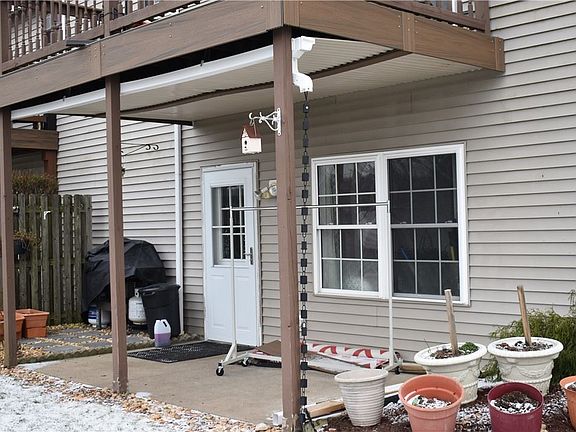 5th image of 229 Village Ct S