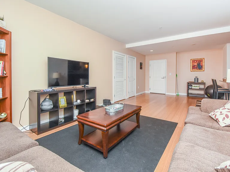 16 Miner St #303 — Photo 9