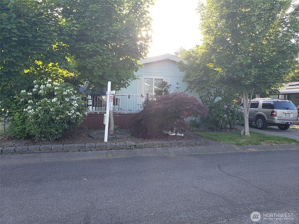 1st image of 520 Willow Drive #111