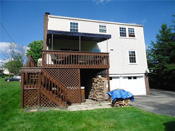 3rd image of 202 Wheatfield Dr