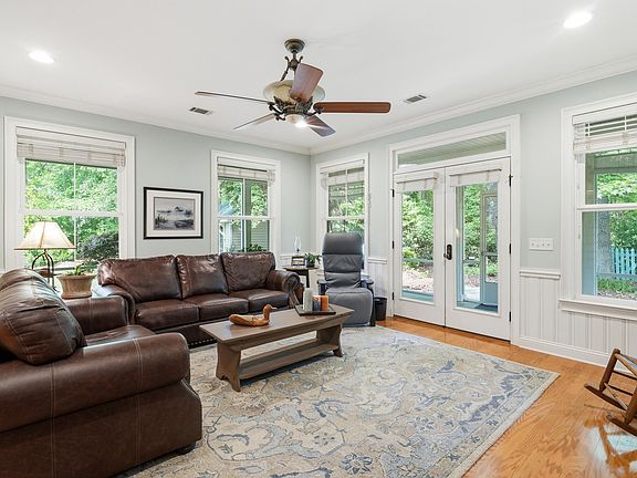 5th image of 1110 Sapelo Cir NE