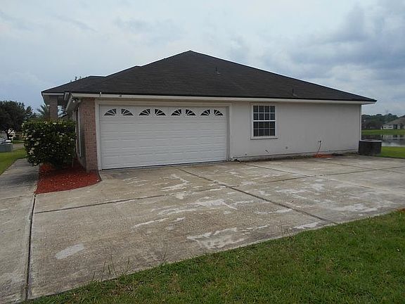 2nd image of 2428 Cedar Trace Dr E