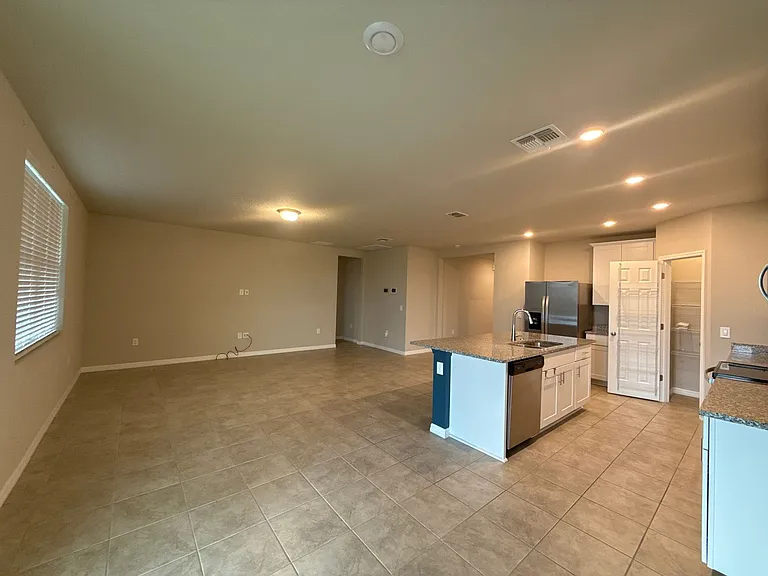 372 Guadlupe St — Photo 11