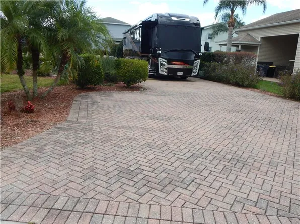 411 Cruisers Dr, Polk City, FL 33868