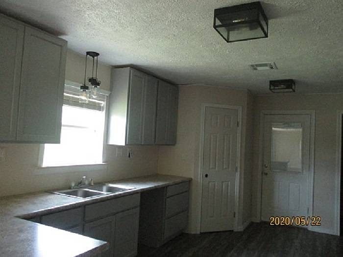 2nd image of 724 8th St