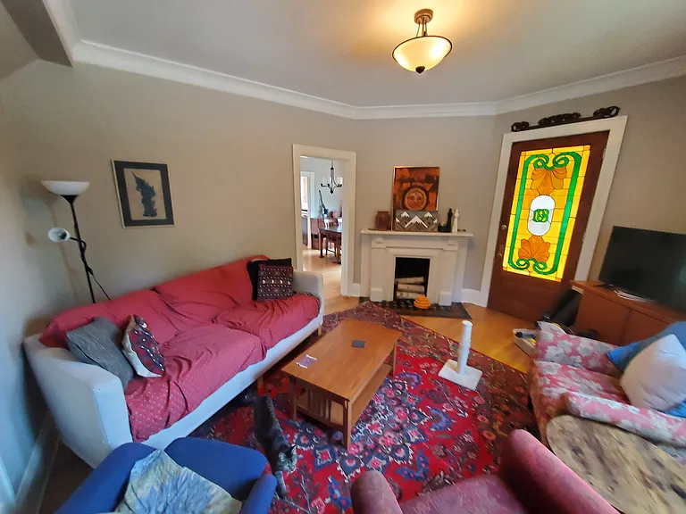Great gathering space with great vintage character