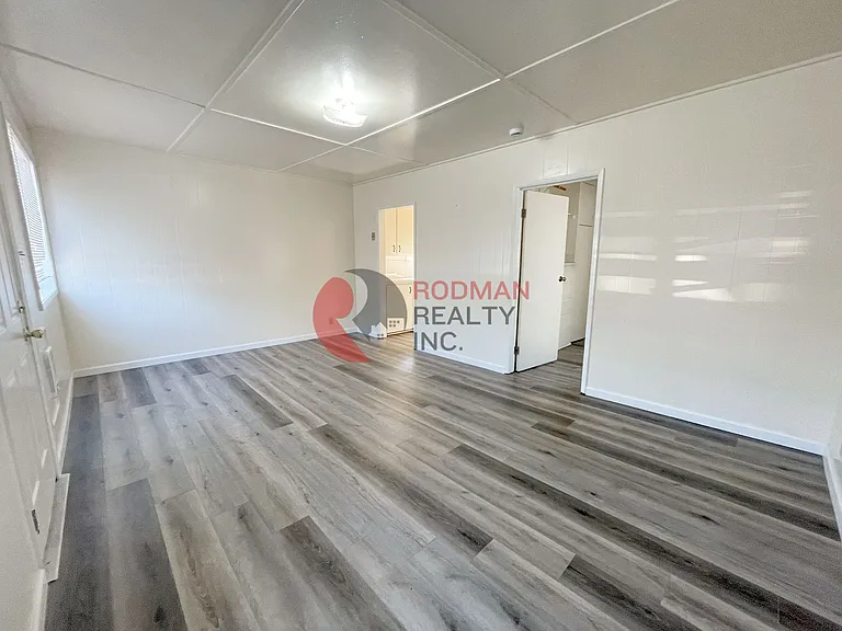 207 NW 7th Ave — Photo 5