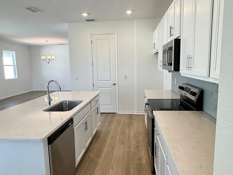 5746 Cattle Ranch Dr — Photo 2