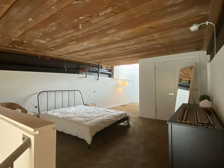 807 E Main St — Photo 36