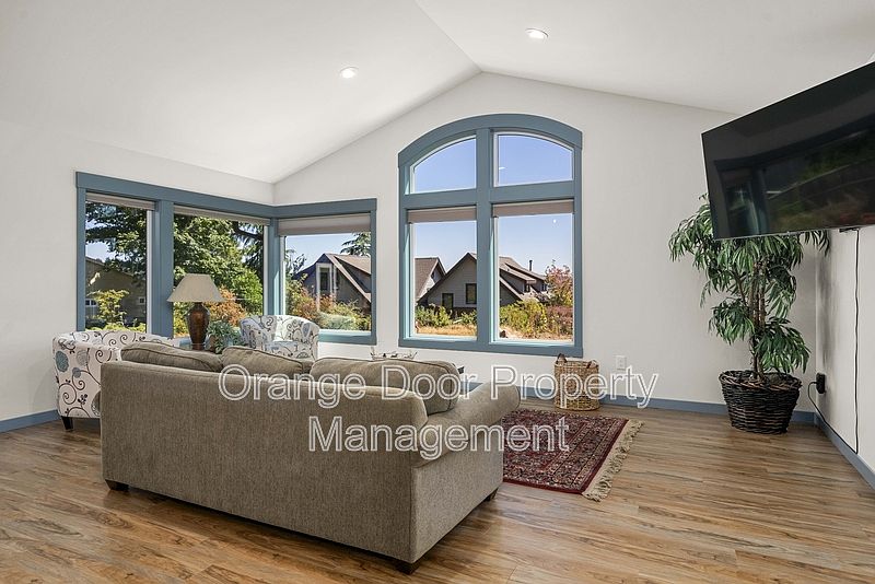 1st image of 7009 Stanich Ave