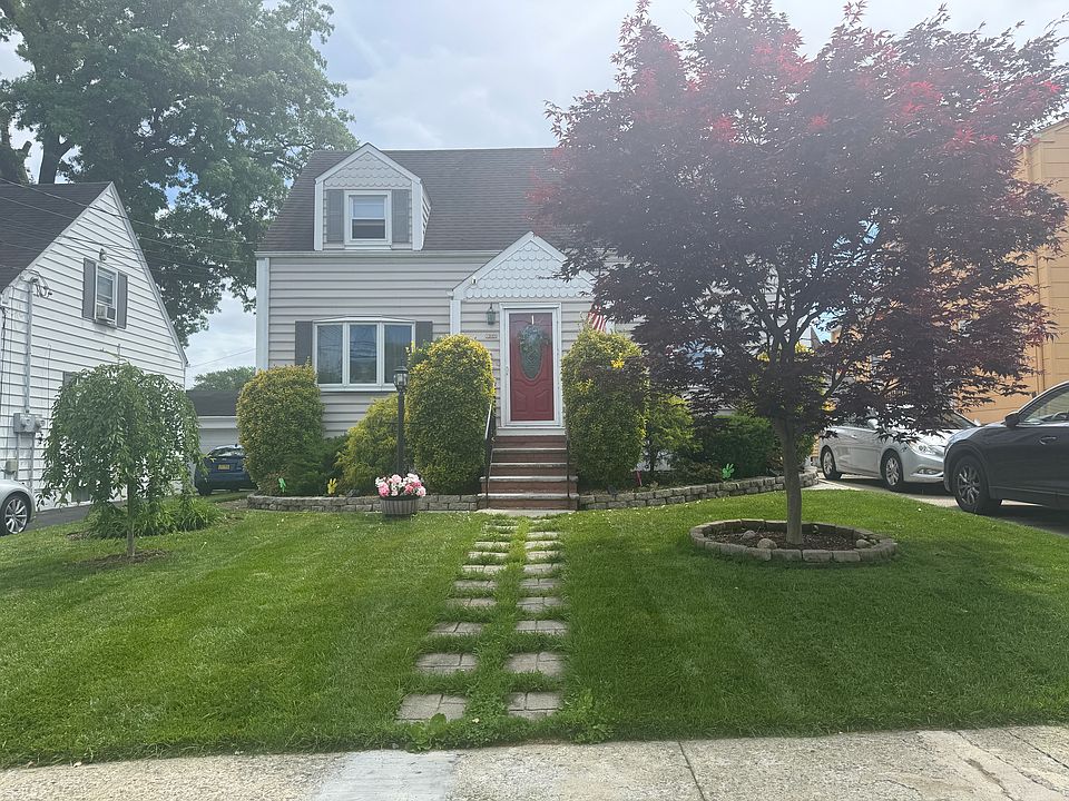 1st image of 105-107 Canterbury Ave #2