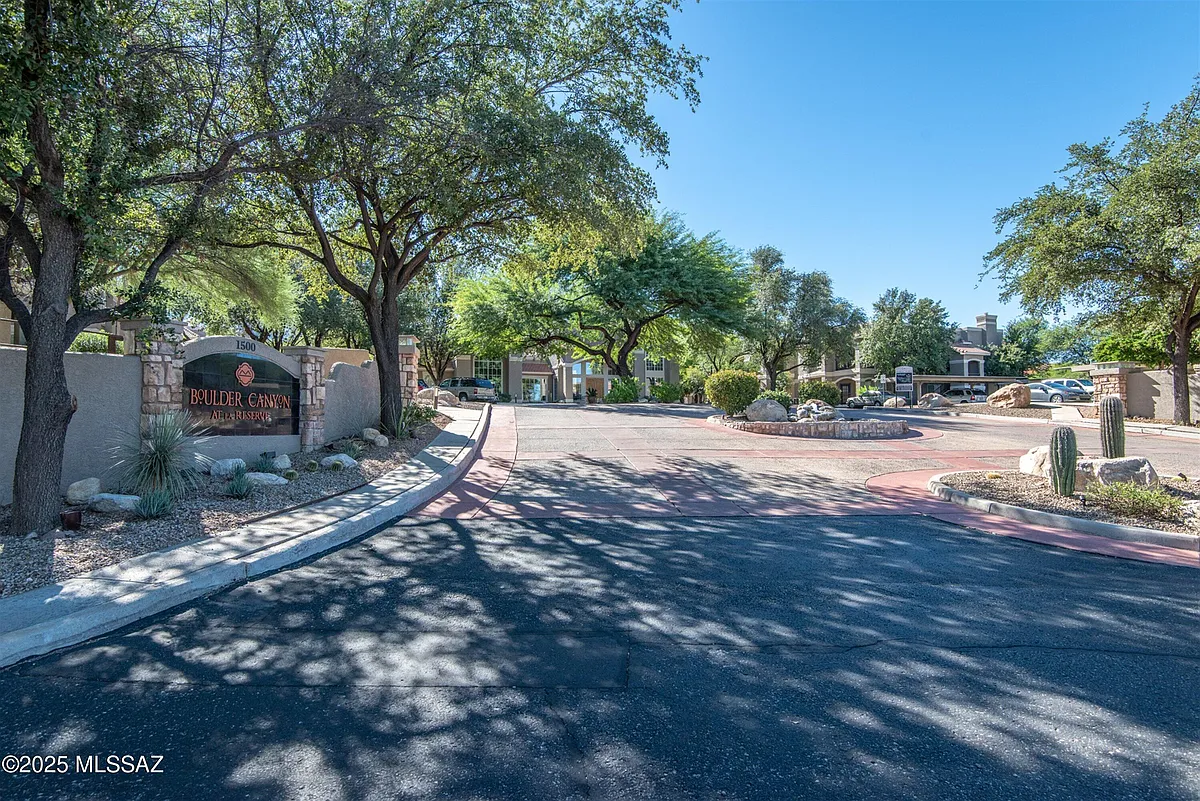 Building Photo - 1500 E Pusch Wilderness Dr #13205