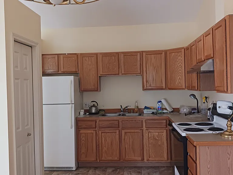 108 Burton St — Photo 33