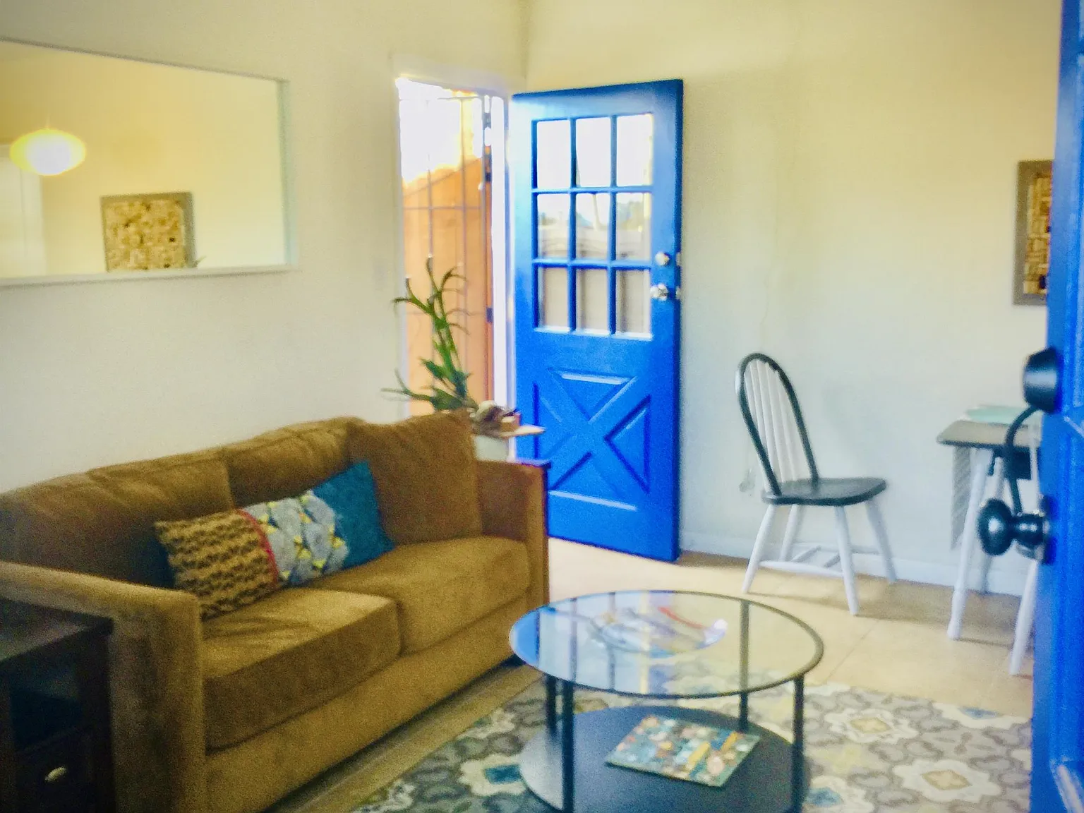 Island-2766 - The Blue Door 2766 B — Photo 4