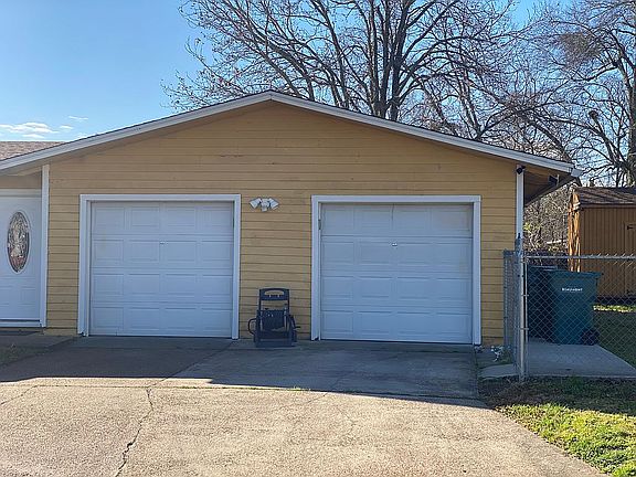 3rd image of 3795 W Lynwood Dr