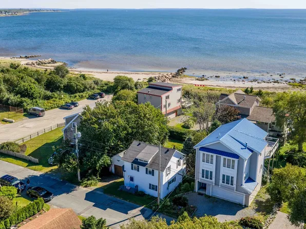 7 Bayview Ave, Fairhaven, MA 02719