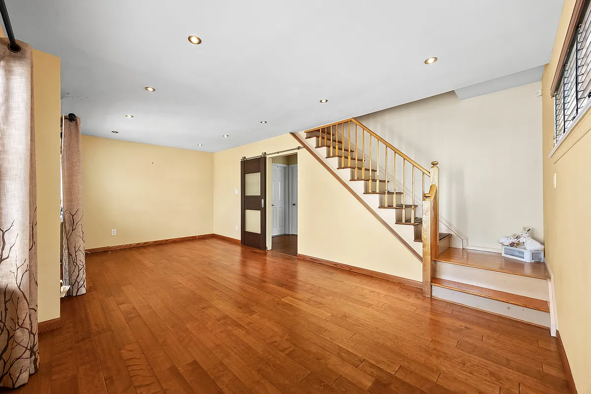 Building Photo - 48 White Oak Ln