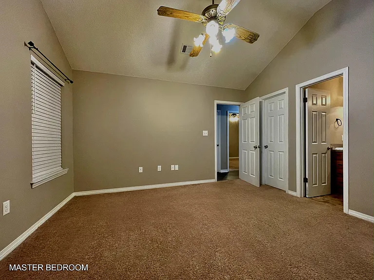 1054 Northview Dr — Photo 20