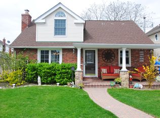 3122 Yost Blvd, Oceanside, NY 11572