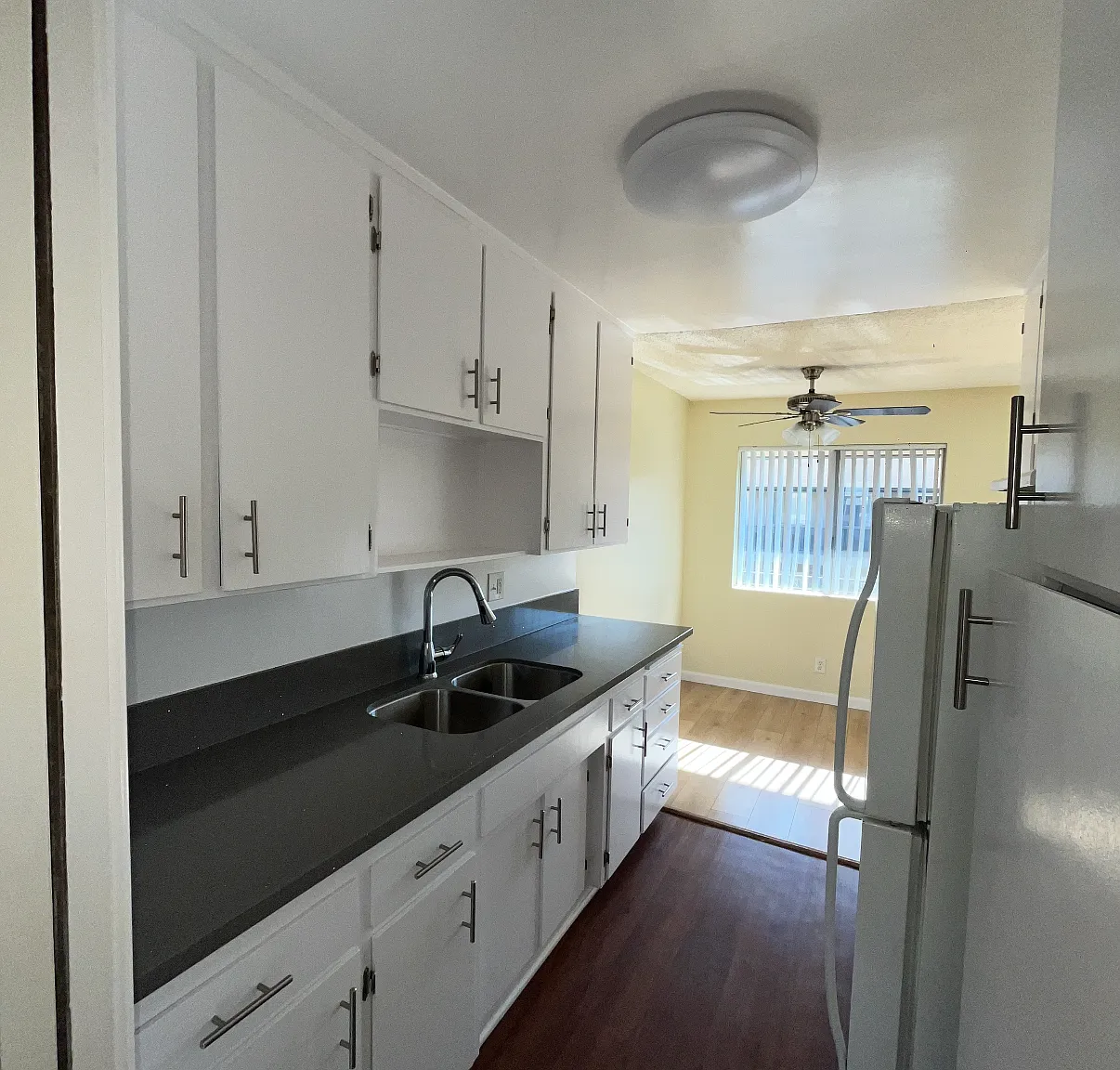 W Stocker St, Glendale — Photo 1