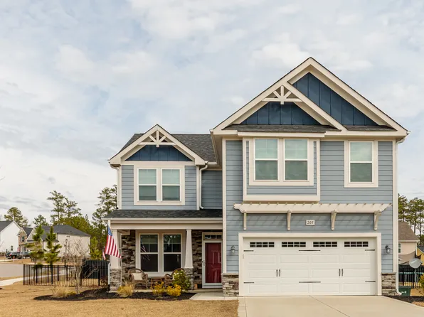 205 Parrish Ln, Whispering Pines, NC 28327