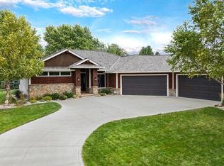 155 W Pinehurst Trl, Dakota Dunes, SD 57049