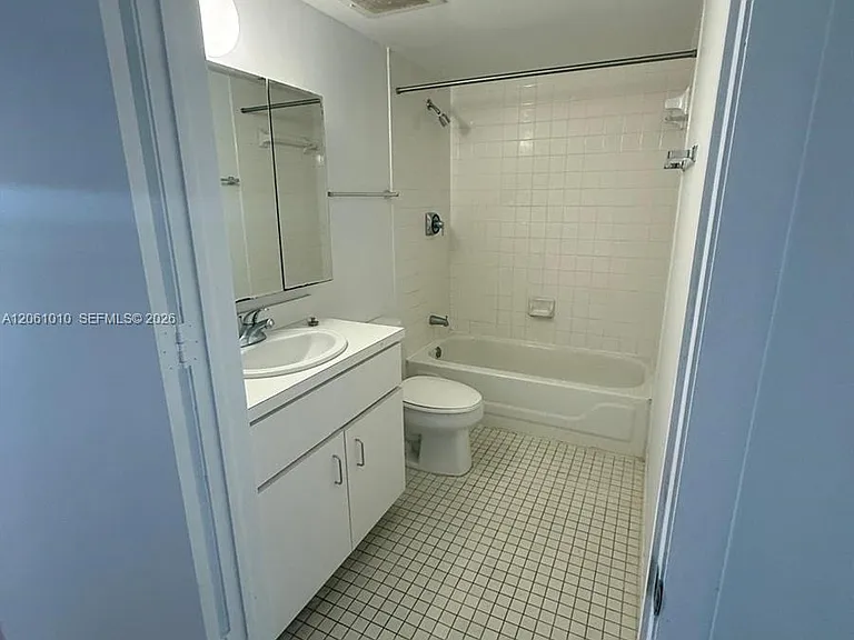 5737 SW 72nd St #5737 — Photo 3