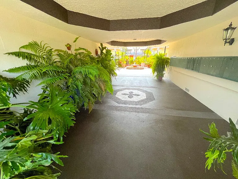 2121 Placentia Ave #I — Photo 28