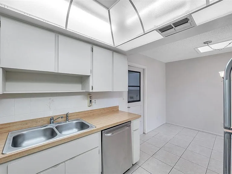 2291 Shelly Dr #D — Photo 17