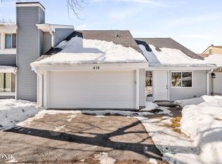 414 Wildwood Ct, Romeoville, IL 60446