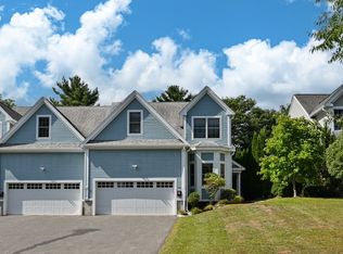 16 Gates Ln #B, Wakefield, MA 01880