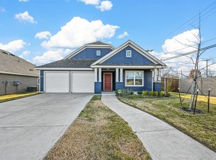 100 N Island Dr, Terrell, TX 75160
