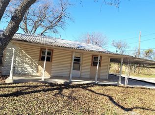 900 W Walcott Ave, Comanche, TX 76442