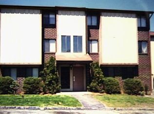 10 Padanaram Rd #52, Danbury, CT 06810