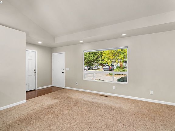 5th image of 11620 SW Lomita Ave
