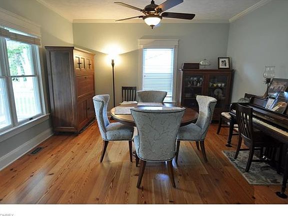 3rd image of 24913 Electric Dr