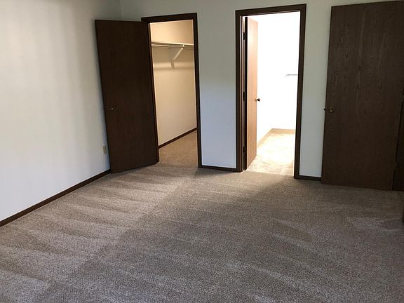 5th image of 1681 Hampton Knoll Dr